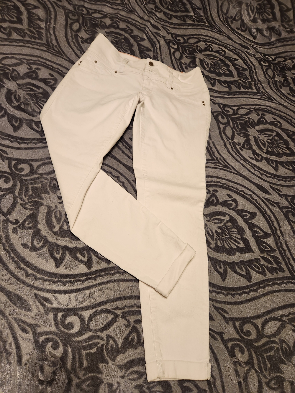 YMI White Women's Skinny Jeans - Classic Slim Fit